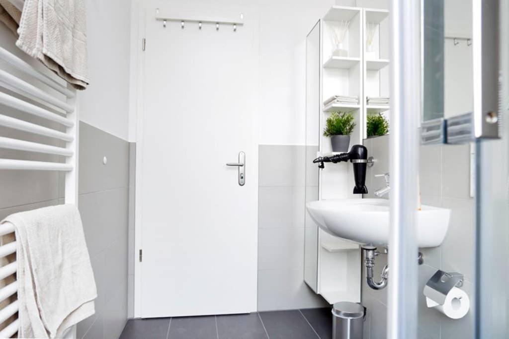 Sc 06 By Rockchair Apartments L Superhost Status L 4 Bedrooms Boxspringbeds 2 Bathrooms Balcony Elevator - Cozy Family & Business Flair Welcomes You! Berlín Exterior foto